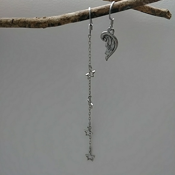 🛑SOLD Angel Wing Star Asymetrical Silver Earrings - Picture 3 of 8